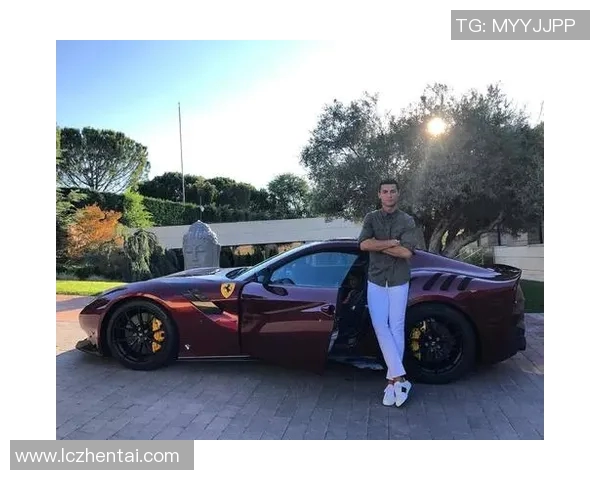 足球明星的奢华生活揭秘奢侈品与豪车的无尽追求